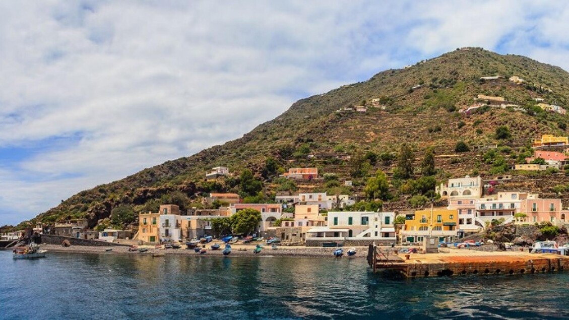 Aeolian island residents spooked by quake