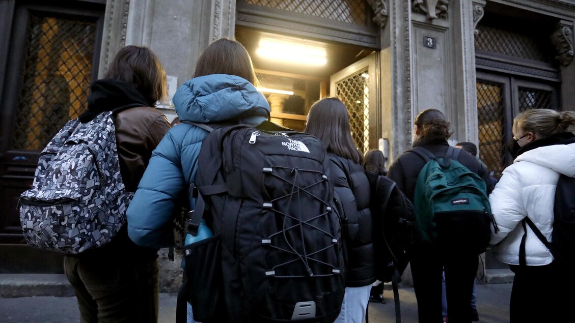 Valditara a Nordio: arresto in flagranza per chi aggredisce i professori