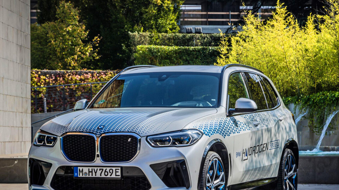 Bmw iX5 Hydrogen, il pieno da 6 kg si fa all 'Eni in pochi minuti © ANSA/BMW