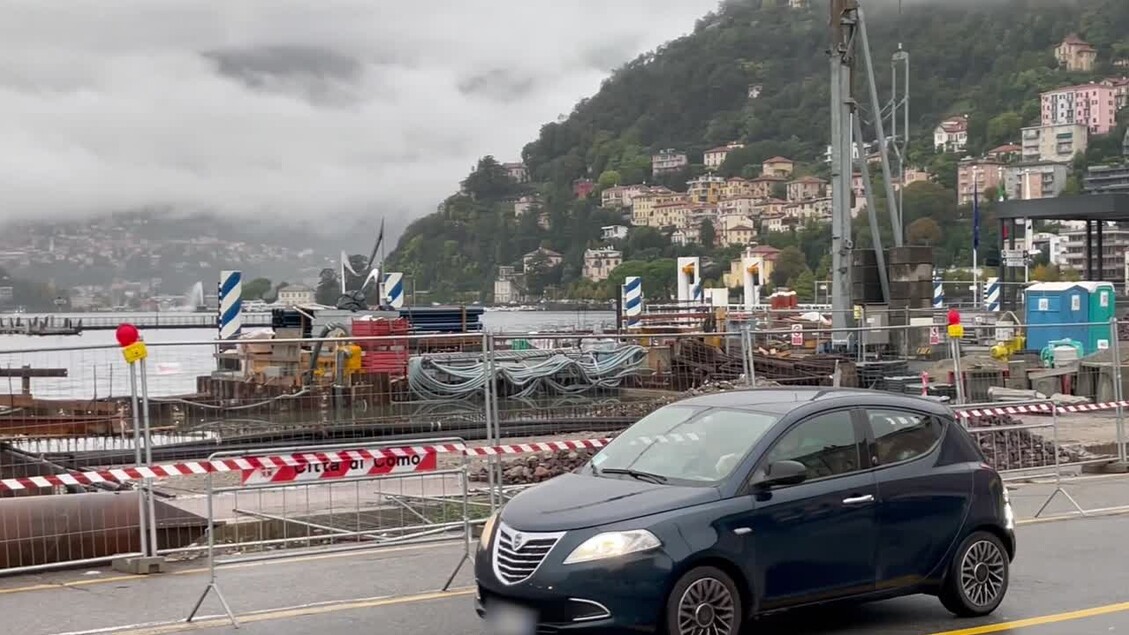 Esondazione: il lago di Como si alza ancora, scavalcate le barriere mobili  - Prima Como