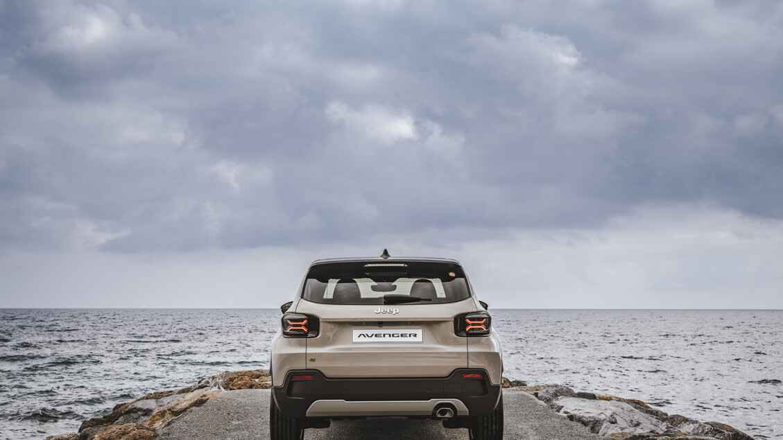 Jeep Avenger e-Hybrid © ANSA/Jeep