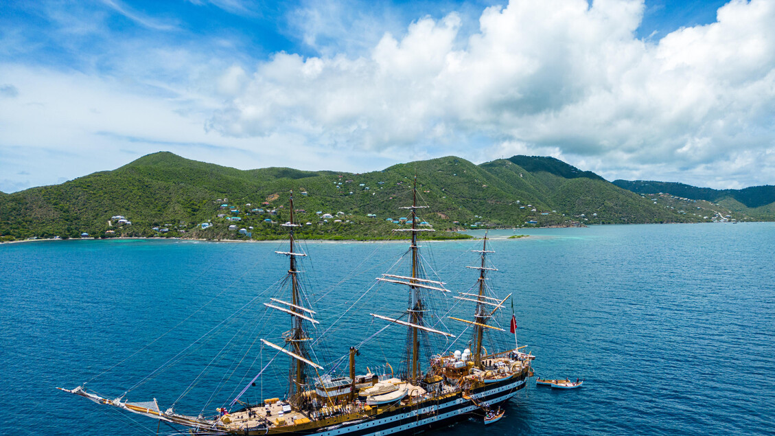 L 'Amerigo Vespucci nel  mar dei Caraibi - RIPRODUZIONE RISERVATA