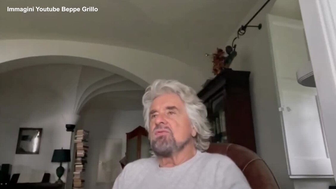 Grillo: Mi hanno messo in una camera mortuaria per stare tranquillo -  Italia 