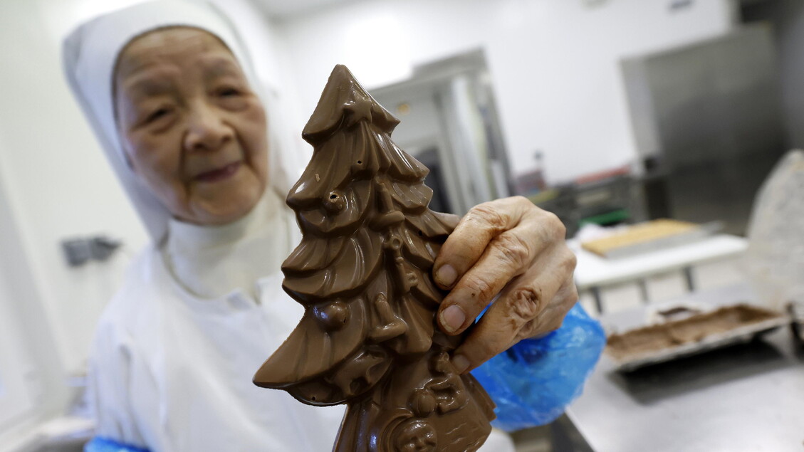 Christmas sweets production at the Abbey Notre Dame de la Paix