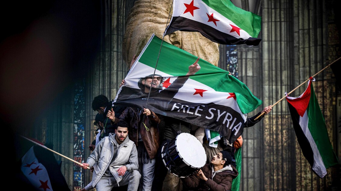 I festeggiamenti nel mondo per la caduta di Assad