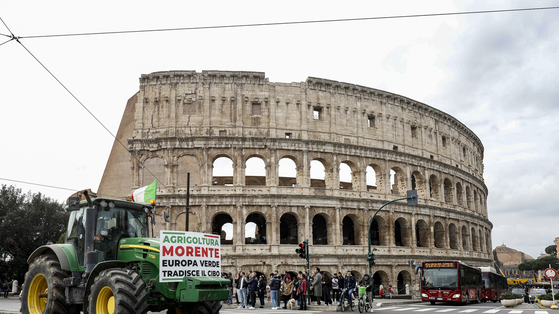 - RIPRODUZIONE RISERVATA