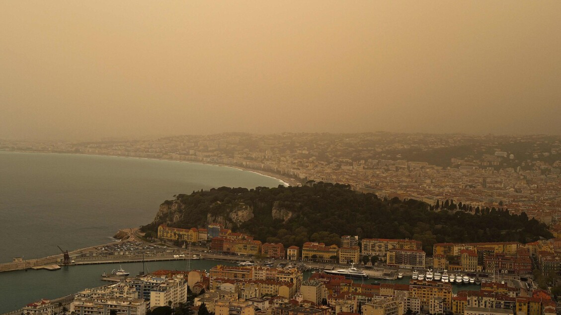 La sabbia del Sahara tinge i cieli d 'Europa © ANSA/A