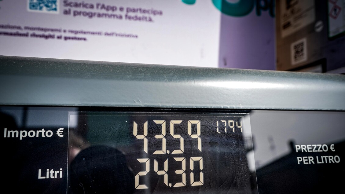 ++ Benzina ai massimi da sei mesi, al self è a 1,911 euro ++ - RIPRODUZIONE RISERVATA