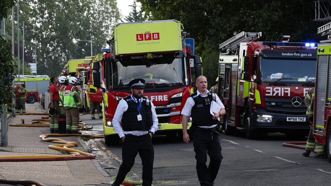 Incendio al lusso a Londra: evacuati oltre 100 ospiti dal Chiltern Firehouse Hotel