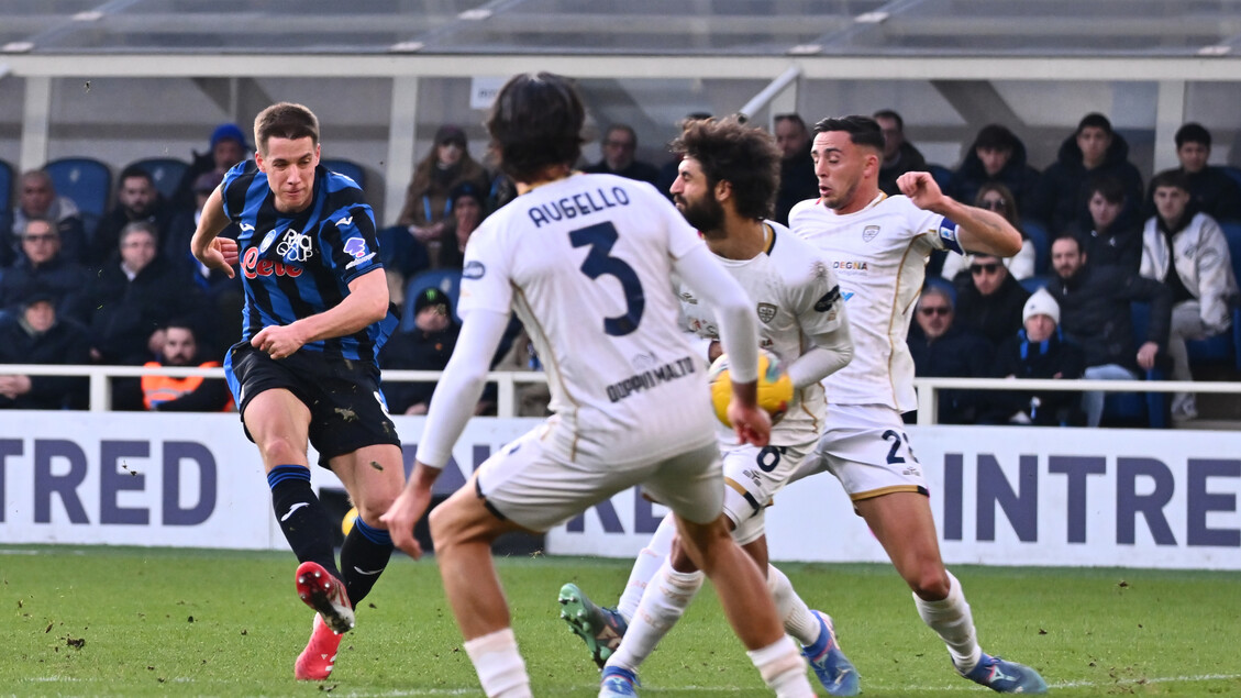 Soccer: Cagliari hold Atalanta to goalless draw