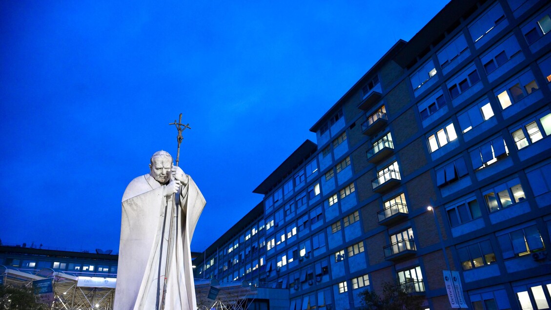 Notte serena per il Papa, poi colazione in poltrona