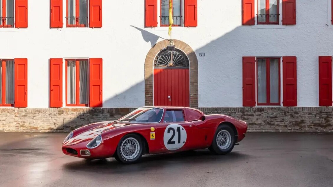 A Parigi la Ferrari 250 LM Scaglietti da record a 34,88 milioni