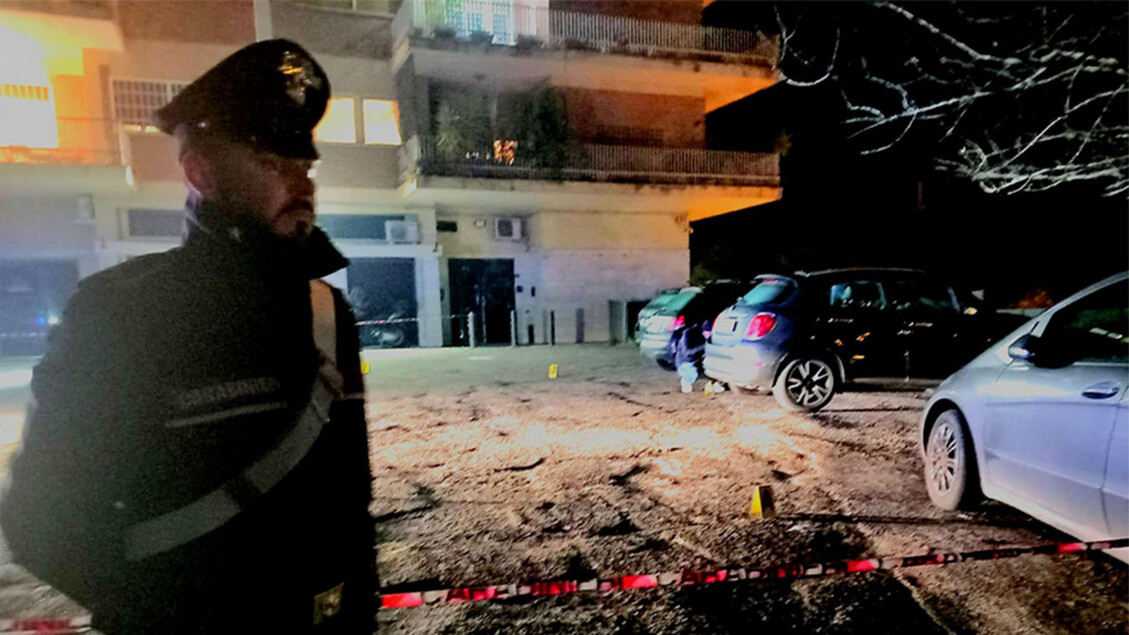 Spara 10 colpi contro i ladri e ne uccide uno, indagato un vigilante