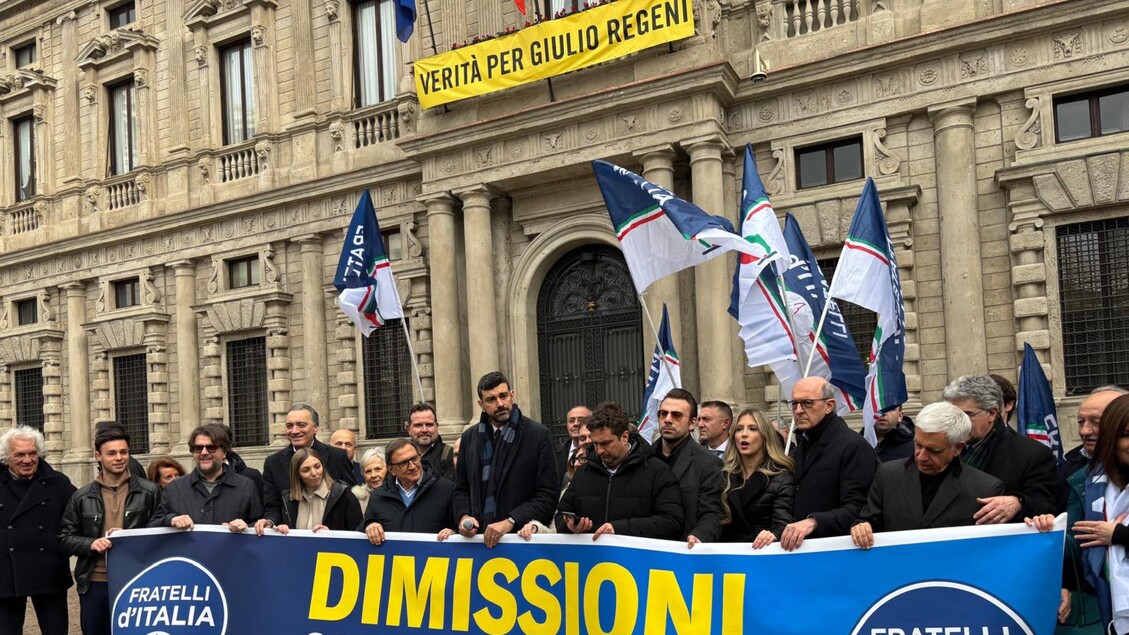 FdI in piazza a Milano chiede le dimissioni del sindaco Sala