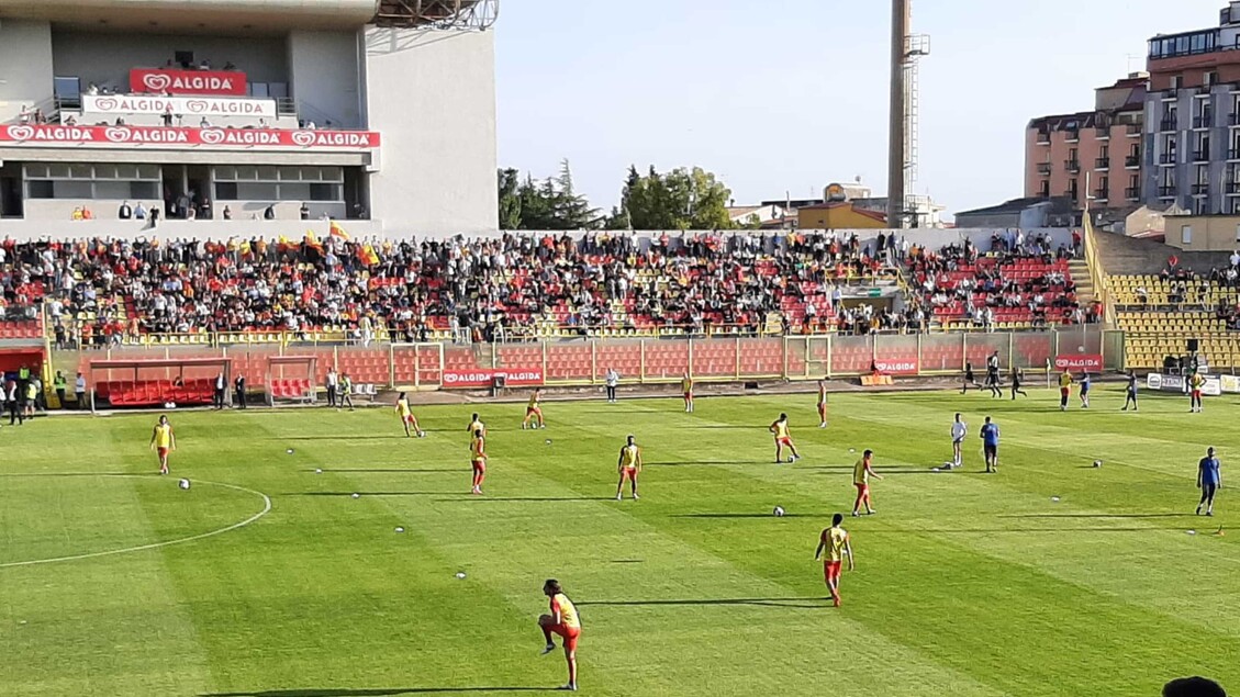 Calcio: vietata ai tifosi del Cosenza trasferta a Catanzaro