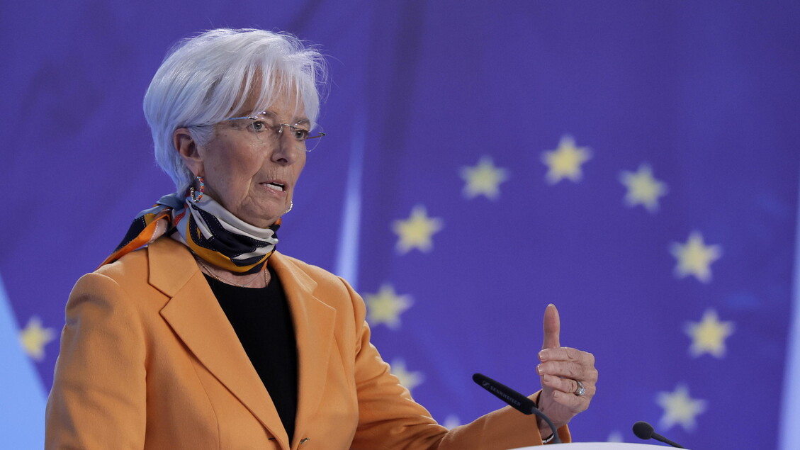 La Bce taglia i tassi di 25 punti base, al 2,50%. Lagarde: 'C'è l'incognita dazi, la spesa per la difesa può far salire il Pil'