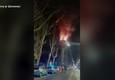 Ponte Genova, le fiamme avvolgono l'impalcatura di legno della pila 13 © ANSA