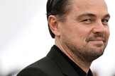 DiCaprio foi para dentro do restaurante romano e saiu posteriormente usando uma máscara