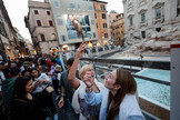 Fontana di Trevi foi esvaziada para permitir o início das obras de limpeza do monumento