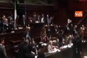 Caos alla Camera, l'occupazione M5s