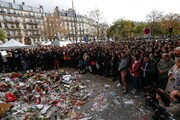 Parigi: minuto di silenzio davanti al Bataclan