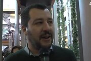 Migranti: Salvini, Alfano prenda impronte digitali con forza