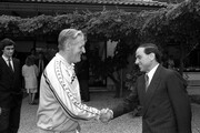 25 settembre: Silvio Berlusconi con Nils Liedholm a Milanello