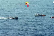 Ennesimo naufragio migranti, 50 dispersi a largo Libia