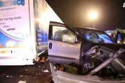 Tir travolge pullmino, quattro morti