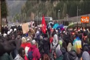 Migranti: scontri al Brennero tra attivisti e forze dell'ordine