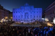 Da Trevi a piazza Navona, sei fontane di Roma si vestono di blu