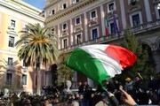 Tassisti in protesta sotto il ministero a Roma