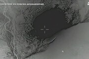 L'impatto della bomba Moab visto dall'aereo