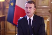 Gilet gialli, Macron annulla aumento tassa per il 2019