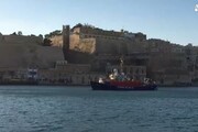 Migranti: la Lifeline entra nel porto di Malta