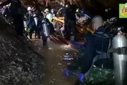 Thailandia, muore un soccorritore dei ragazzi nella grotta