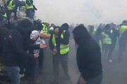 Gilet gialli: 25.000 manifestanti in Francia, 3.500 a Parigi