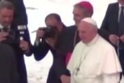 Morto Maradona, quando 'el pibe de oro' abbraccio' papa Francesco in Vaticano
