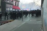 Parigi, i black bloc irrompono nella Marcia per le liberta'