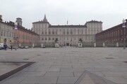 Torino, la Citta' si risveglia con un lockdown 'soft'