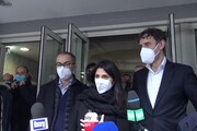 Raggi assolta: 'Oggi molti devono riflettere, anche nel M5s'