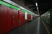 Coronavirus, Milano assicurato il trasporto pubblico: la metro e' deserta