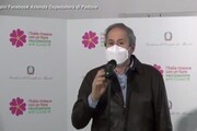 Covid, Crisanti si vaccina a Padova: 'E' un momento di svolta'
