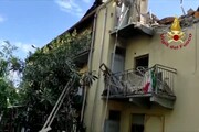 Palazzina crollata a Torino, i vigili del fuoco cercano due dispersi