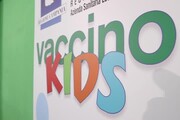 Idea vaccini a scuola. Ministero Istruzione: 'Prolungare anno? Valuteremo'