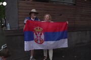 'Liberta' per Djokovic!', l'urlo dei sostenitori radunati fuori dall'hotel a Melbourne