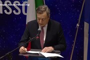 Draghi: 'Piu' donne nei corsi Stem, un miliardo per arrivare al 35% di iscritte'