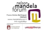 Sanitari hub Mandela forum sventolano maxi bandiera pace