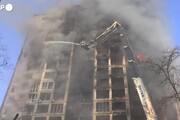 Ucraina, edificio colpito a Kiev: almeno due morti