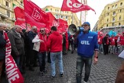 Sciopero generale in Campania, manifestazione di Cgil e Uil a Napoli